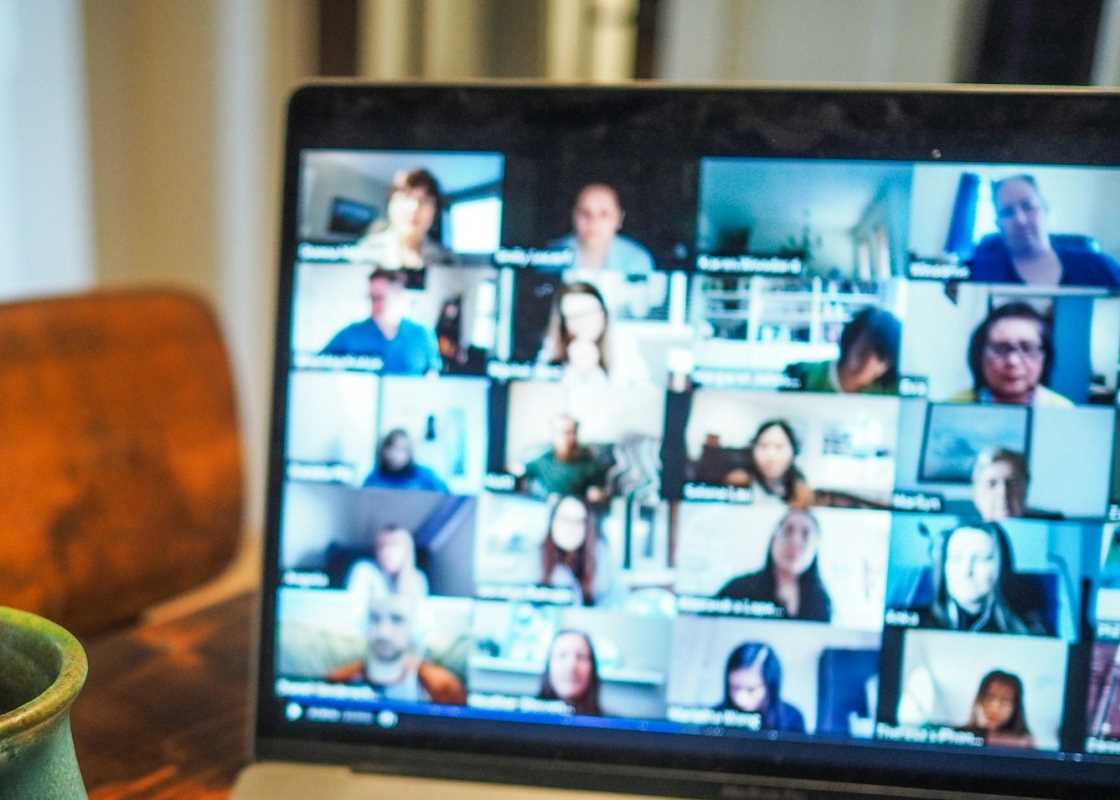 10 Networking Moves for Professionals Leveraging Global Virtual Events
